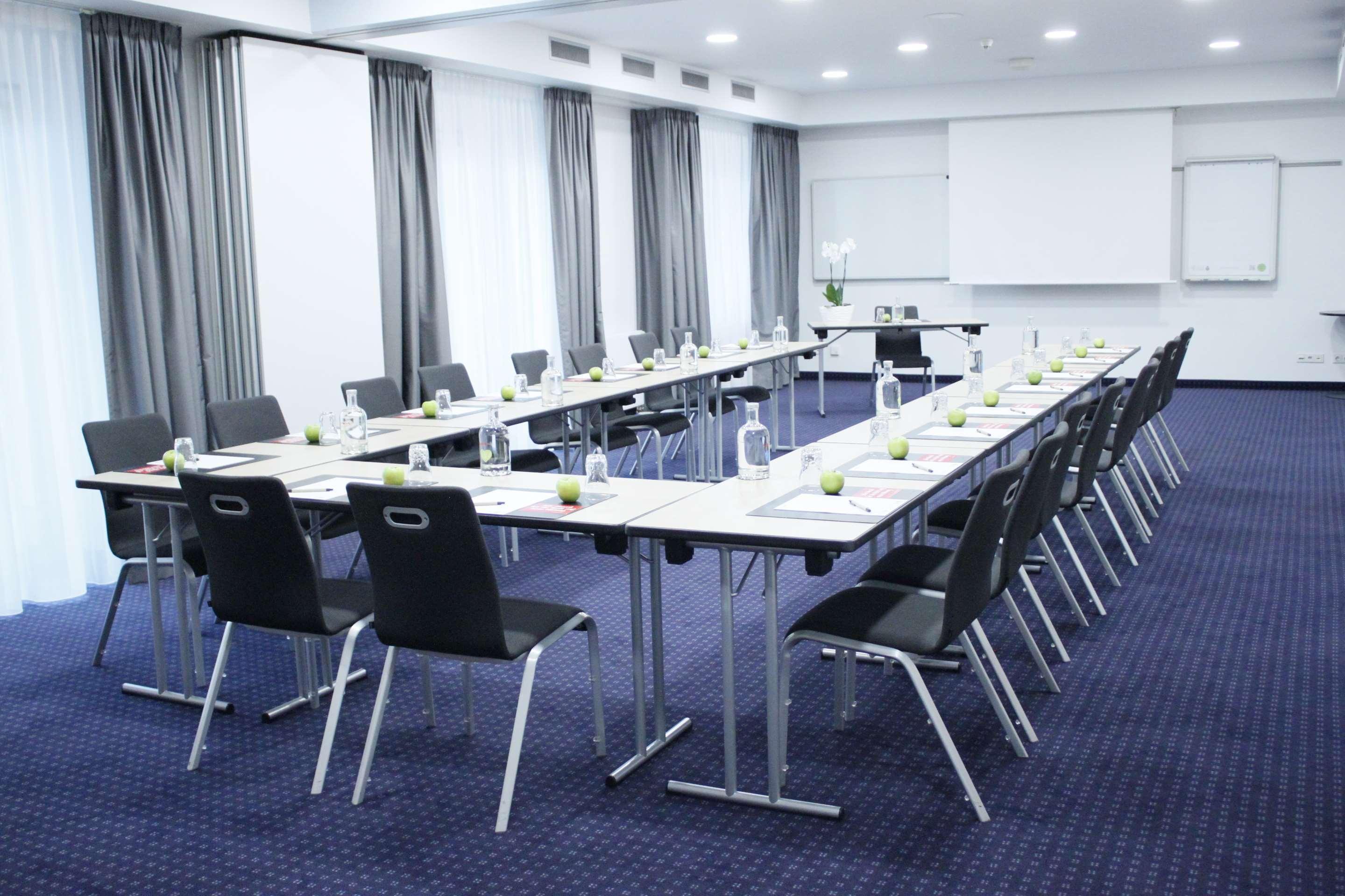 Hotel Intercityhotel Frankfurt Airport 4*